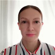 Profesora Graduada en Educación Primaria con la Especialidad de Ingles se ofrece a dar clases de todas las asignaturas que se cursan en esta estapa, y también dar clases de Inglés hasta un nivel avanzado tanto para niños como para personas adultas